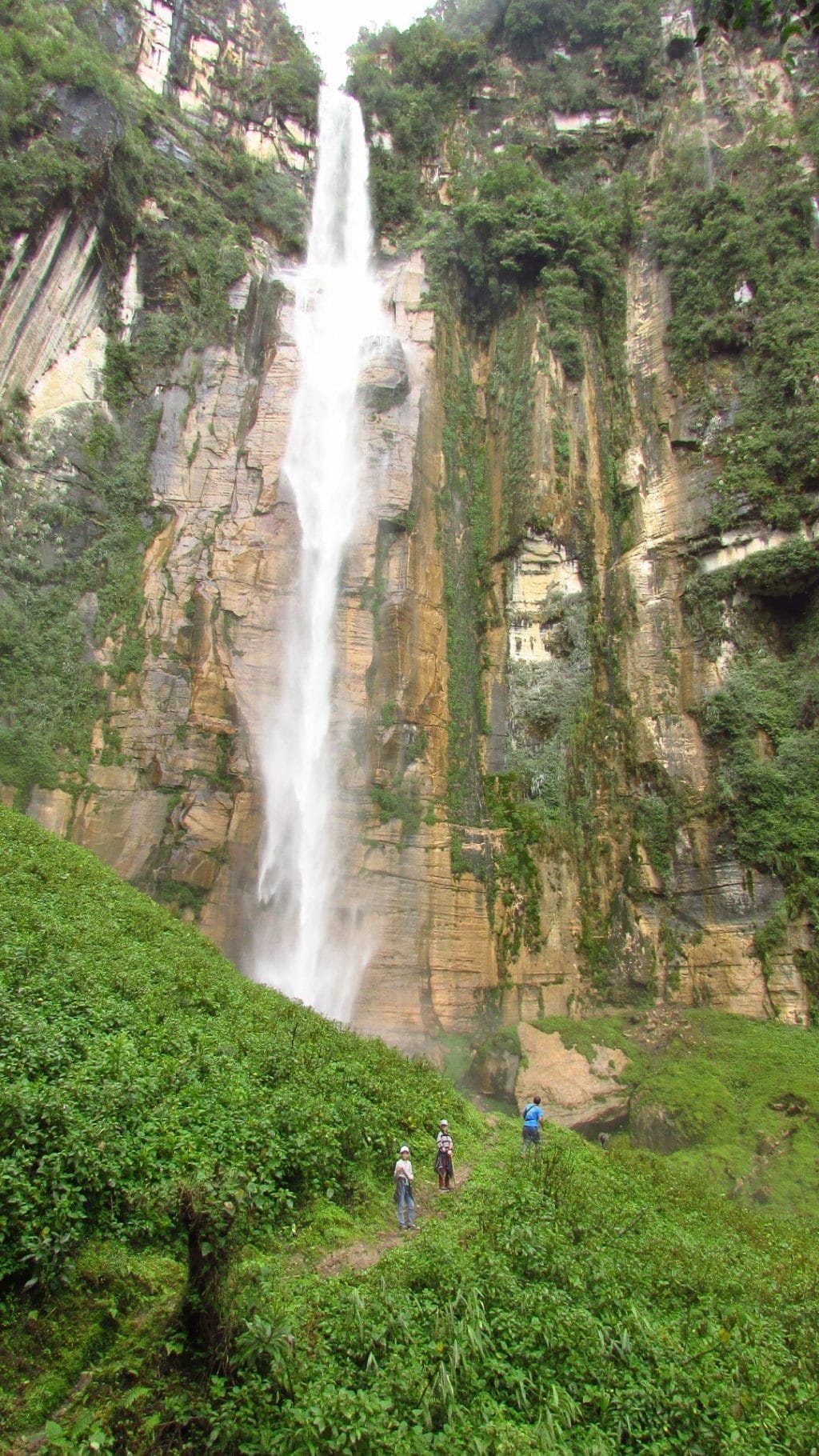 Yumbilla Einzigartiger Wasserfall Im Norden Von Peru Yumbilla Einzigartiger Wasserfall Im Norden Von Peru