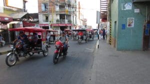 mototaxis centre Tarapoto, Autofahren in Nord-Peru