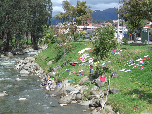 Visiter Cuenca - coutumes, séchage de linge, tourisme responsable